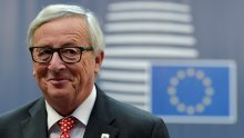 Juncker: Trump je neupućen i rizik je za odnose EU i SAD-a