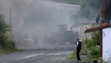 KFOR blokirao cestu, mještani postavili barikade