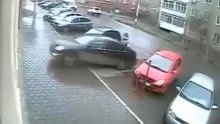 Evo kako brzopotezno smrskati auto