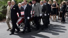 Tony Curtis sahranjen s iPhoneom