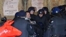 Policija privela mljekare koji prosvjeduju pred Dukatom!