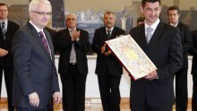 Josipović: Razmisliti o nagodbi sa Srbima