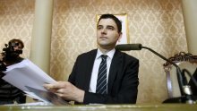 Strahuje li Davor Bernardić od Milana Bandića?