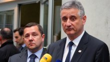 Karamarko: Vlada bi trebala hraniti invalide u Savskoj