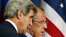 Kerry i Lavrov zajedno osudili napade u Parizu