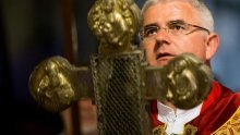 Biskup Uzinić otkrio što misli o pozdravu 'Za dom spremni'