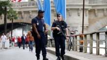 Hollande na teroriste kreće novom 'parapolicijom'