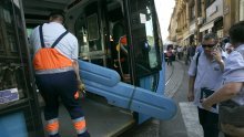 Tramvaj u centru Zagreba 'iskočio' iz tračnica