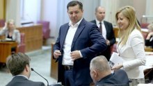 Zašto Mikulić minira raspravu o prodaji Novog lista?
