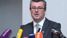 Orešković predstavio ministre: Ovaj tim je moj tim!