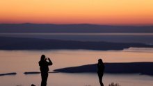 Otočani peticijom 'ruše' Vladinu odluku