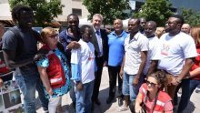 Ostojić: Vlada poduzima sve da pomogne azilantima