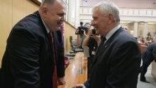 Vlada poziva zastupnike da ne idu na odmor