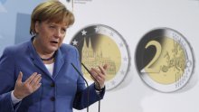 Merkel: Euro je simbol blagostanja