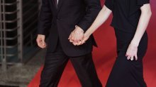 Tom Cruise nadgleda što Katie jede