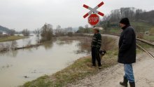 Zbog bujica se odronili kolosijeci na dvije pruge