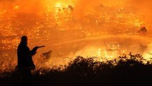 Bukti požar kod raketne baze u Žrnovnici