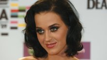 Katy Perry u jednoj večeri odjenula čak 12 kostima