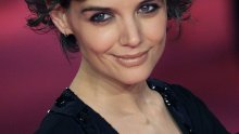 Katie Holmes osmislila 'vamp' uniformu za scijentologe