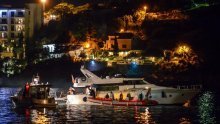 Noćno spašavanje nasukane luksuzne jahte u Dubrovniku