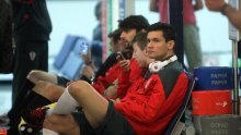 Lovren uživa na odmoru, a dva velikana bore se za njega!