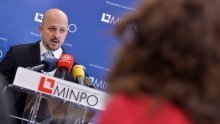 Koji poduzetnik prvi, njegova djevojka