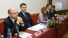 Bošnjaci traže od Josipovića da kazni savjetnika Jovića