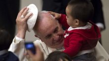 Papa je krstio djecu nevjernika! Što će hrvatski svećenici?