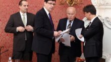 Vlada u zadnji čas krpa proračunsku rupu
