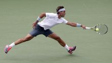 Rafa Nadal se mučio, ali i pokazao kako može rasturati