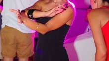 Seksi Marina pomućuje um senzualnim plesom