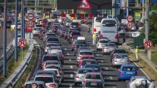 Kolona kod Lučkog duga jedan kilometar