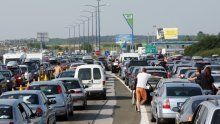 Nepodnošljive gužve turista blokirale ceste