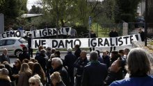 Bizaran sukob: Građani žele igralište, a ravnateljica škole - parking