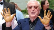Michael Caine skoro dobio bruh pušeći marihuanu
