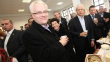 Josipović rekao da će Vlada odlučiti o tužbi za genocid