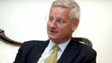 NGO says Bildt cannot talk about peace