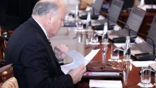 Gov't says respects procedure