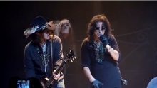 Pogledajte Johnnyja Deppa kao gitarista Alicea Coopera
