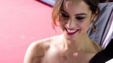 Severinine grudi zasjenile cijelu premijeru