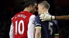 Umjesto 'ruke', Van Persie i Caldwell se skoro potukli