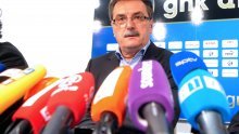 Napokon red u svlačionici - Čačić zabranio cajke