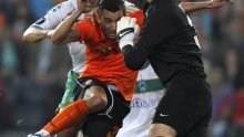Srna asistirao u remiju, kasnije pocrvenio