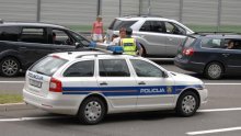 Na more i s perajama i - drogom