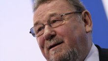 'Ovo je ružna i žalosna situacija, Petrov je već trebao odstupiti'