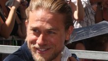 Glumac Charlie Hunnam kondiciju održava – vođenjem ljubavi!