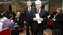 Josipovic urges gov't not to postpone reforms in election year