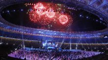 Nakon požara Shakira i Janukovič otvorili stadion u Kijevu