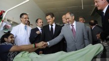 Sarkozy i Cameron posjetili bolnicu u Tripoliju