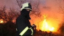 Izazivao požare, zvao vatrogasce i pomagao u gašenju